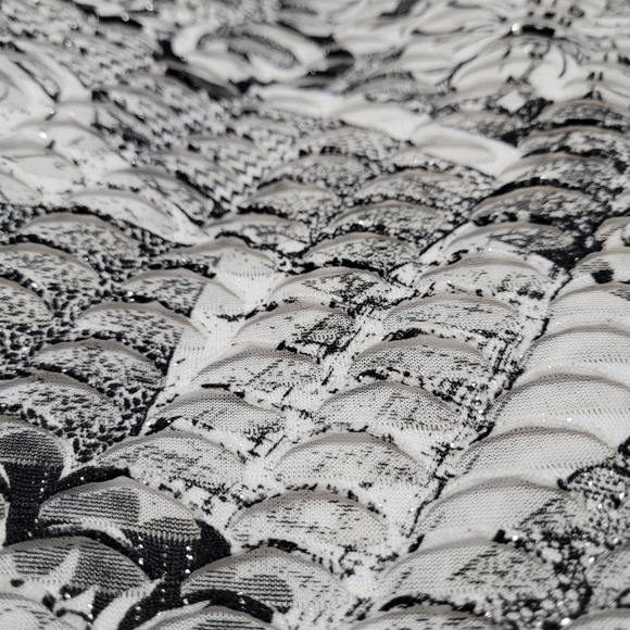 2 FOR💲1️⃣ LAURA Black/White Floral Layered/Sheer Design Sleeveless Blouse Sz MD - Picture 10 of 11